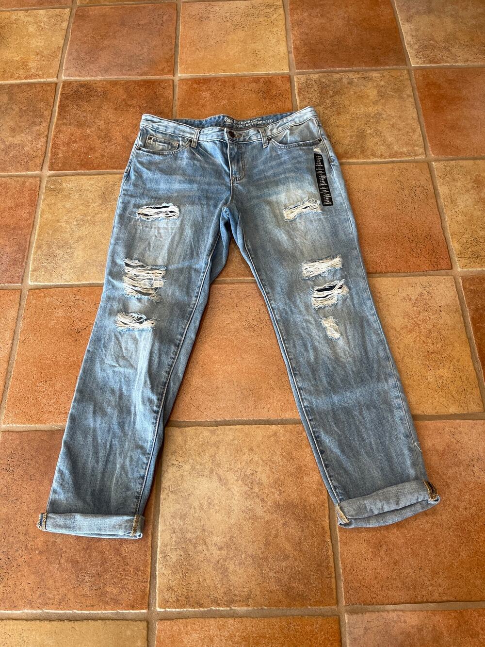 Gap sexy boyfriend fit distressed jeans size 12/31